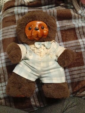 Robert Raikes Limited Edition Brown Artist Bear Plush Wood Blue Plaid Outfit